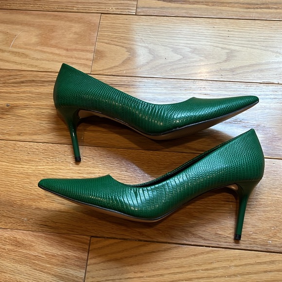 New York & Company green snake skin print pumps sz 10 - Picture 8 of 10